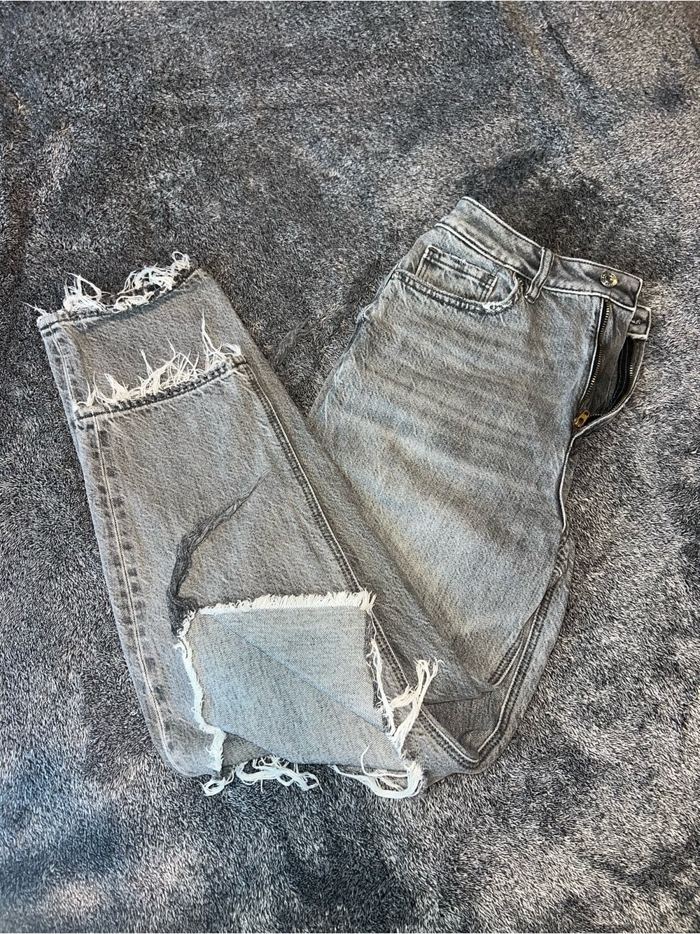 American Eagle Outfitters Women's Light Gray Distressed Boyfriend Jeans